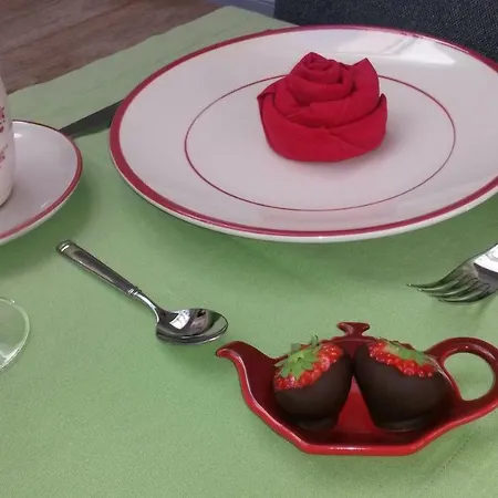 Val Des Roses Bed & Breakfast Bruggy