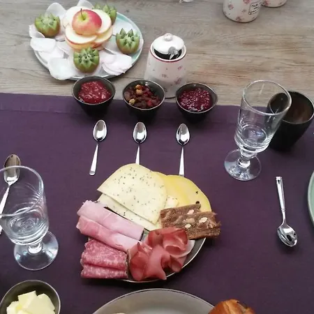 Val Des Roses Bed & Breakfast Bruggy