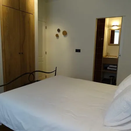 Bed & Breakfast Val Des Roses 3*